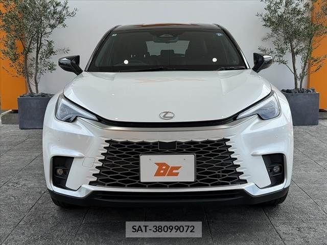 Lexus LBX 2024-07 8413289-8