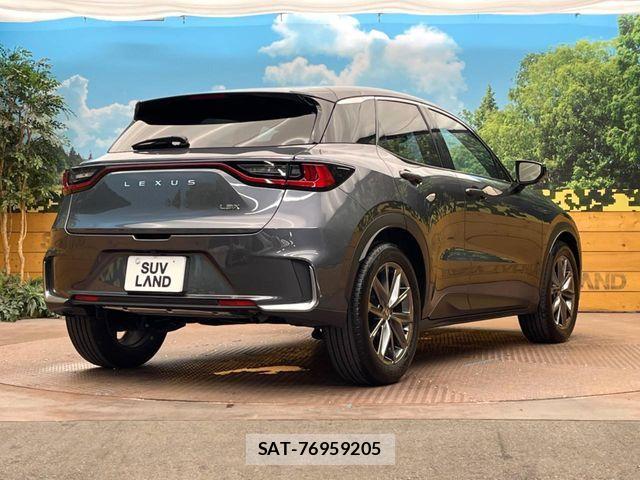 Lexus LBX 2024-02 8525520-16