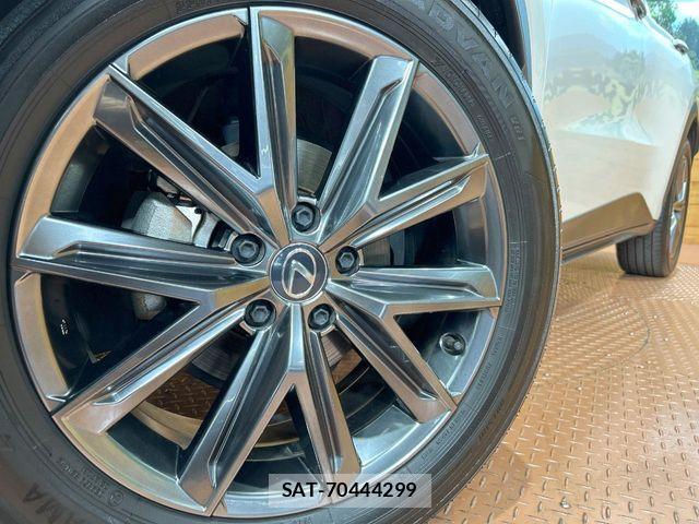 Lexus LBX 2024-04 8525527-11