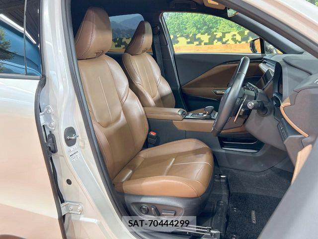 Lexus LBX 2024-04 8525527-7