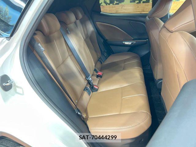 Lexus LBX 2024-04 8525527-8