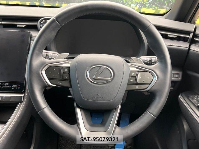 Lexus LBX 2024-02 8525521-9
