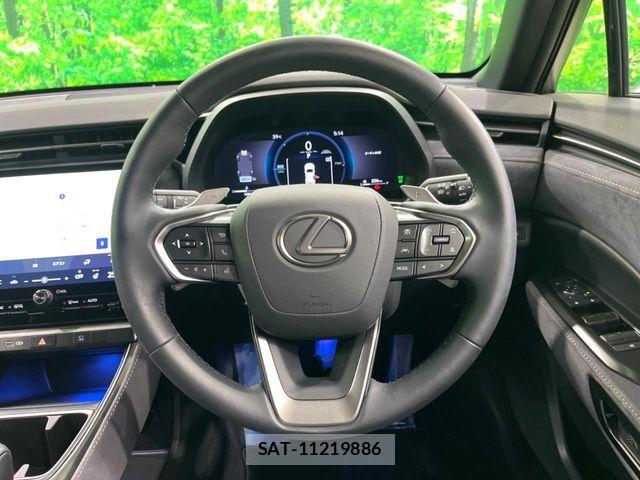Lexus LBX 2025-06 8562441-12