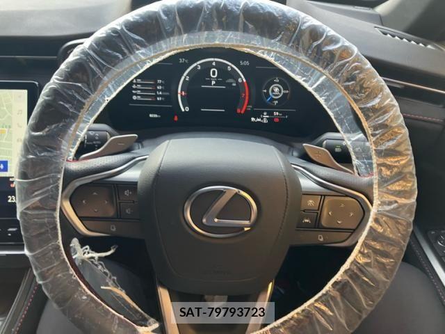 Lexus LBX 2024-11 8627474-10