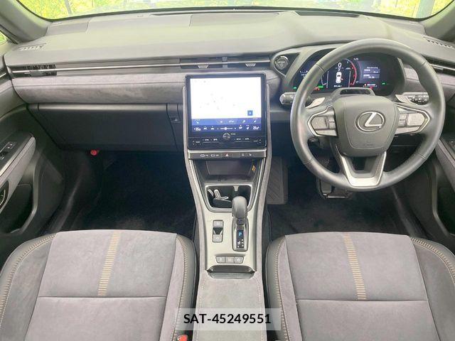 Lexus LBX 2024-07 8627476-1