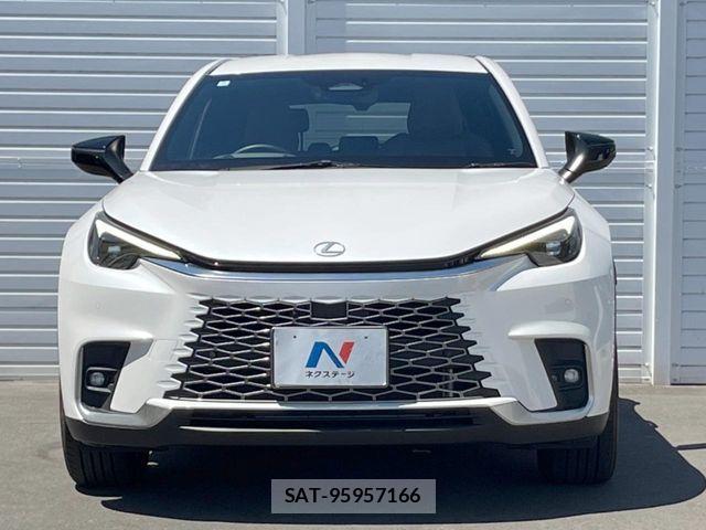 Lexus LBX 2024-03 8627473-13