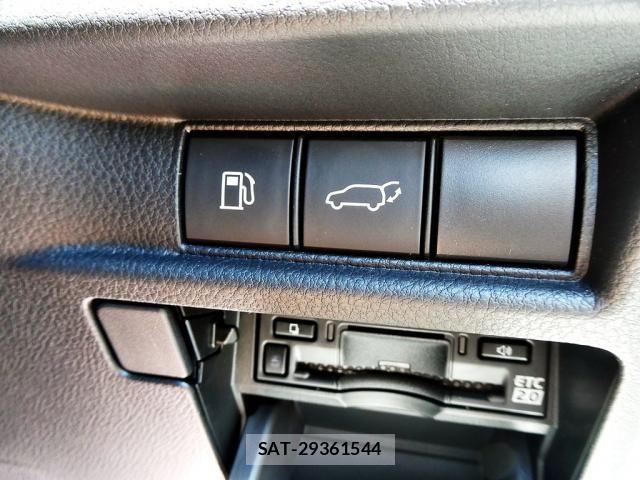Lexus LBX 2024-02 8666399-13