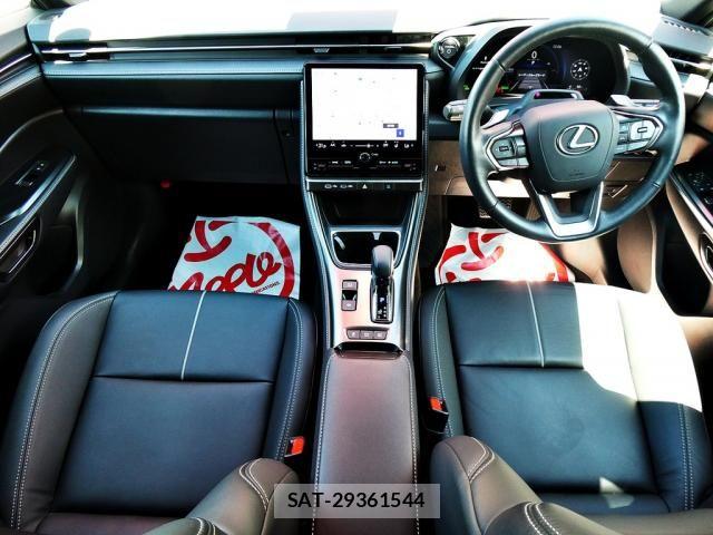 Lexus LBX 2024-02 8666399-4