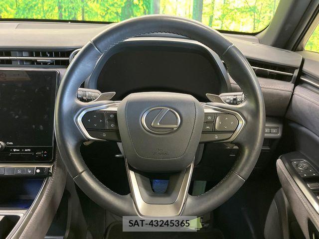 Lexus LBX 2024-09 8685842-11