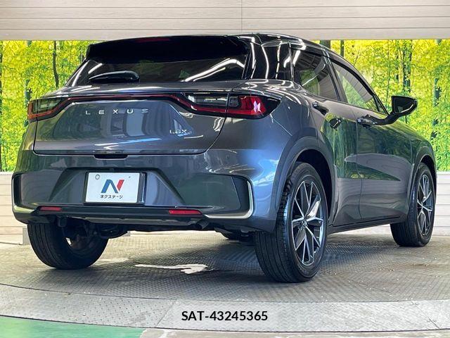 Lexus LBX 2024-09 8685842-17