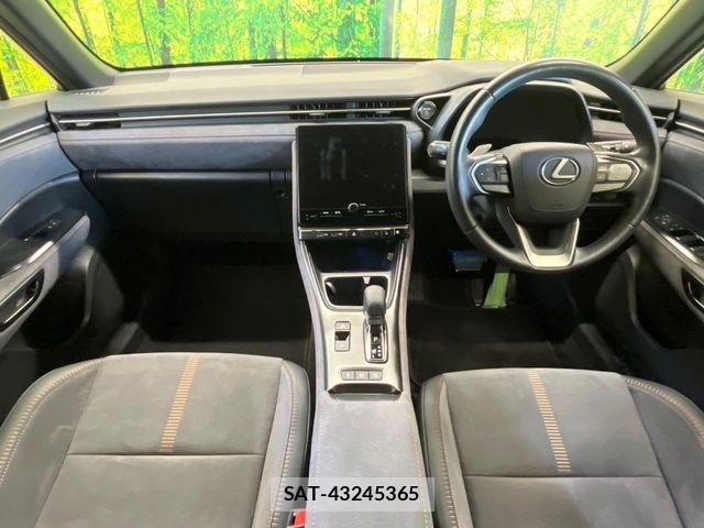 Lexus LBX 2024-09 8685842-1