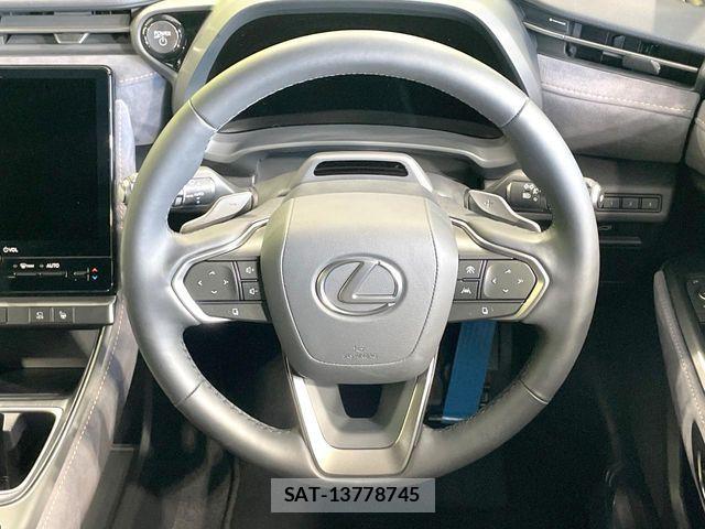 Lexus LBX 2024-06 8780850-10