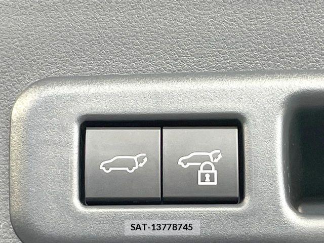 Lexus LBX 2024-06 8780850-6
