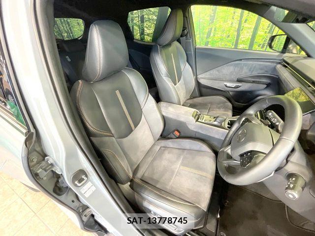 Lexus LBX 2024-06 8780850-7