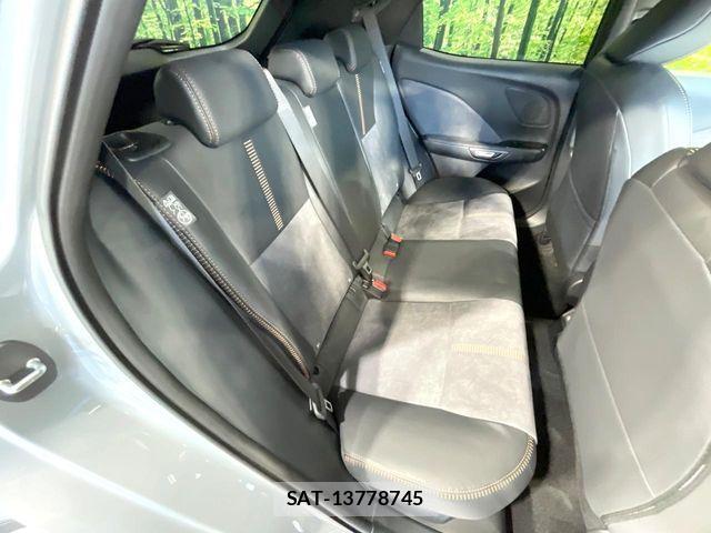 Lexus LBX 2024-06 8780850-8