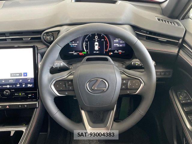 Lexus LBX 2025-11 8796474-11