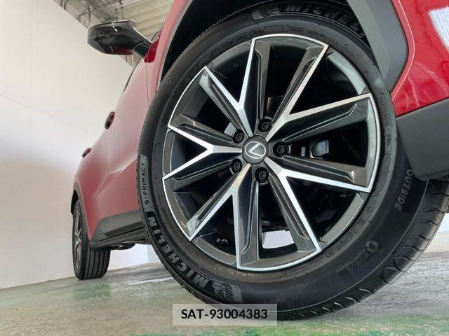 Lexus LBX 2025-11 8796474-12