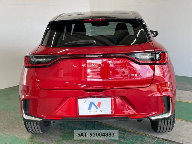 Lexus LBX 2025-11 8796474-14