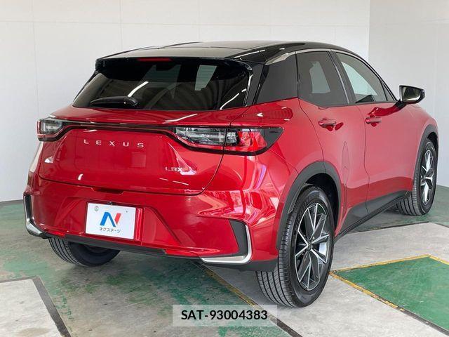 Lexus LBX 2025-11 8796474-16