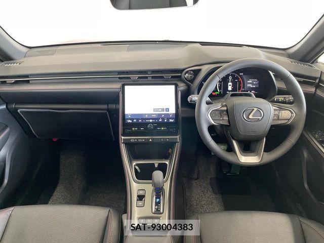 Lexus LBX 2025-11 8796474-1