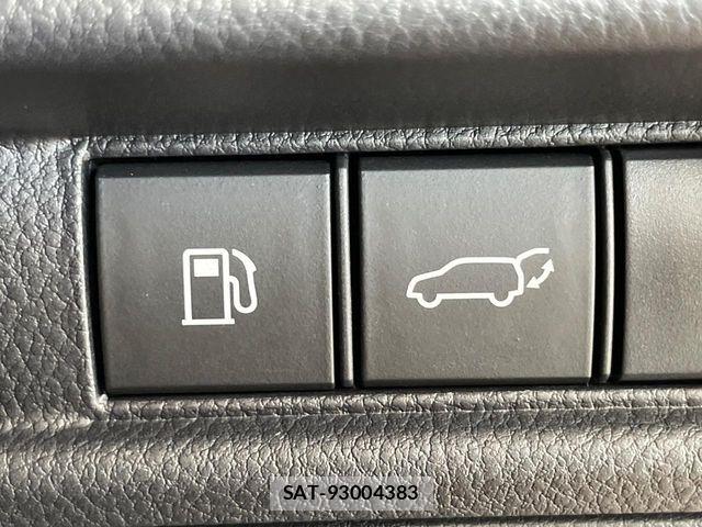 Lexus LBX 2025-11 8796474-5