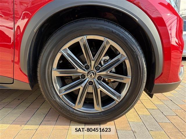 Lexus LBX 2024-10 8796476-9