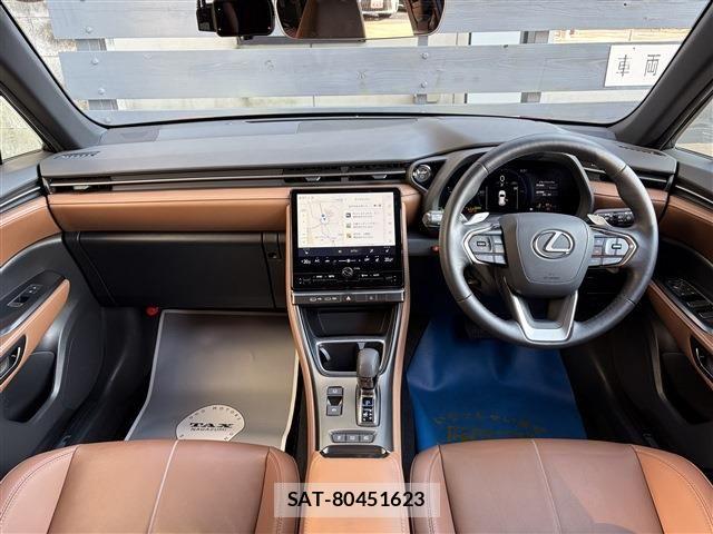 Lexus LBX 2024-10 8796476-11