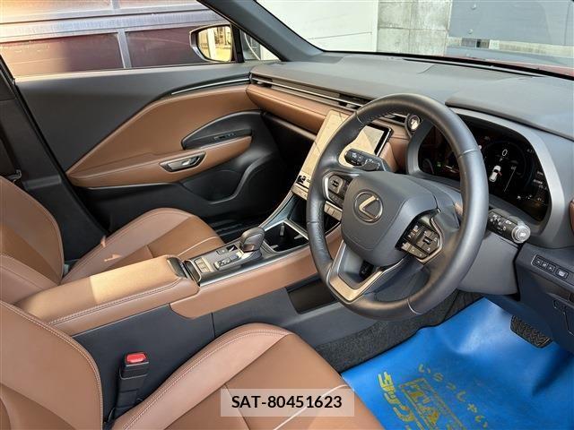 Lexus LBX 2024-10 8796476-12