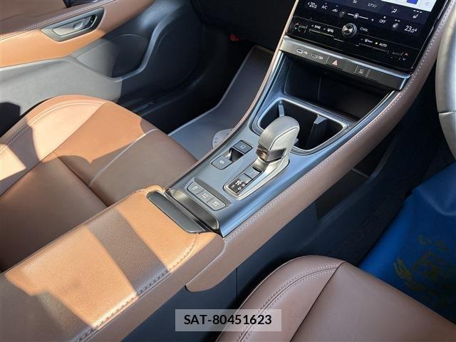 Lexus LBX 2024-10 8796476-24