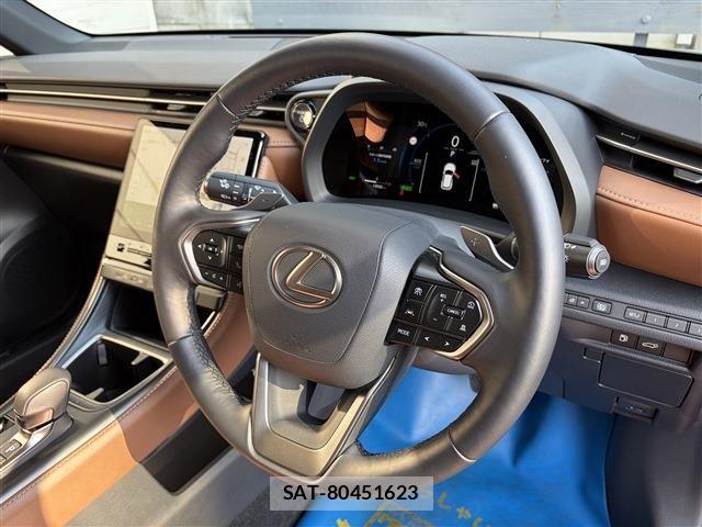 Lexus LBX 2024-10 8796476-25