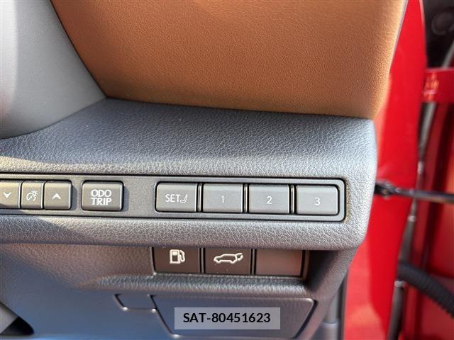 Lexus LBX 2024-10 8796476-28