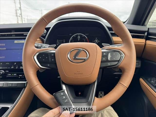 Lexus LBX 2025-10 8796472-6