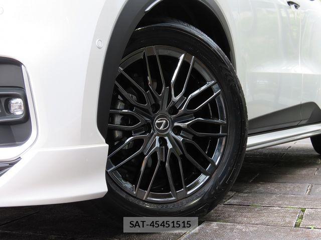 Lexus LBX 2024-12 8796471-27