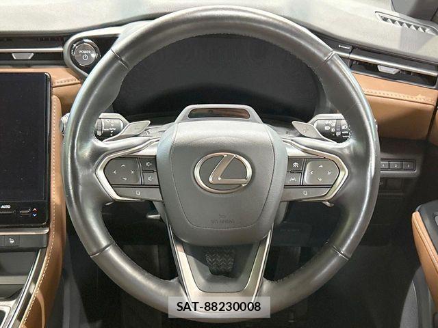 Lexus LBX 2024-01 8829951-10
