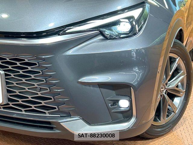 Lexus LBX 2024-01 8829951-11