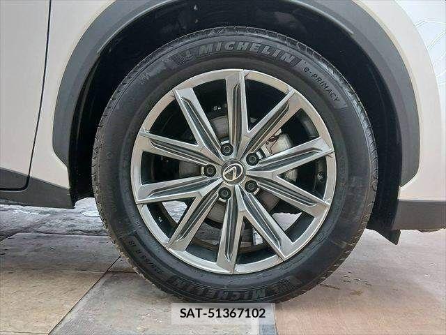 Lexus LBX 2024-03 8829950-12