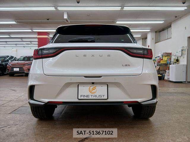 Lexus LBX 2024-03 8829950-16
