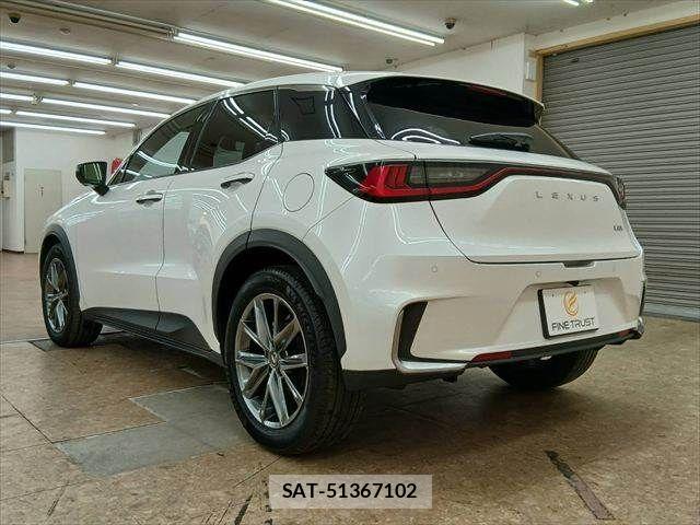 Lexus LBX 2024-03 8829950-18