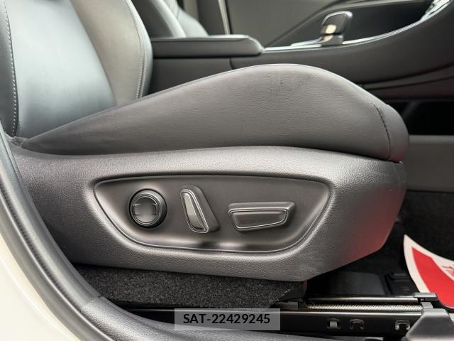 Lexus LBX 2024-07 8829958-27