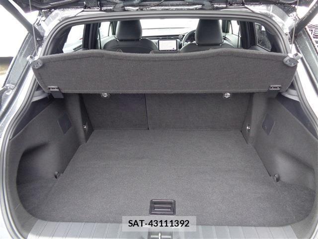 Lexus LBX 2024-09 8829959-13