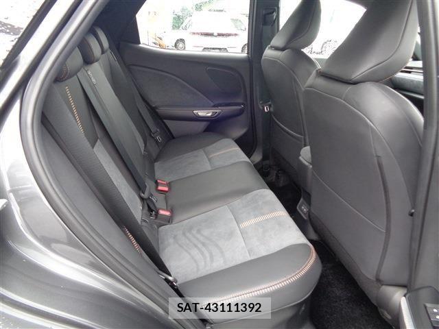 Lexus LBX 2024-09 8829959-16