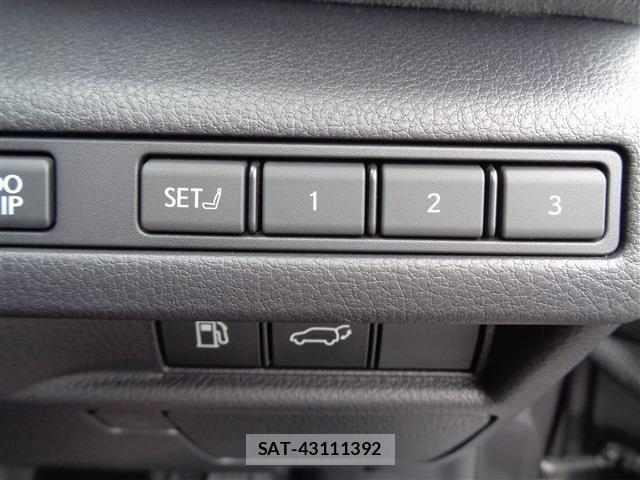 Lexus LBX 2024-09 8829959-28