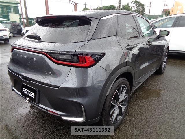 Lexus LBX 2024-09 8829959-7