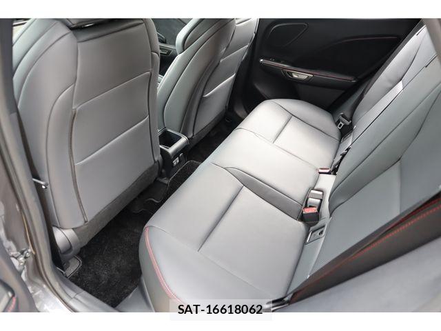 Lexus LBX 2025-04 8849577-11
