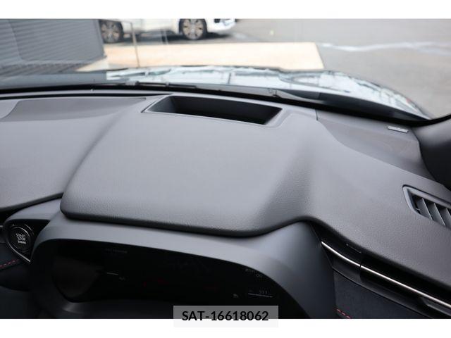 Lexus LBX 2025-04 8849577-17