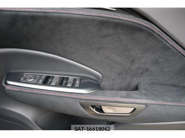 Lexus LBX 2025-04 8849577-19