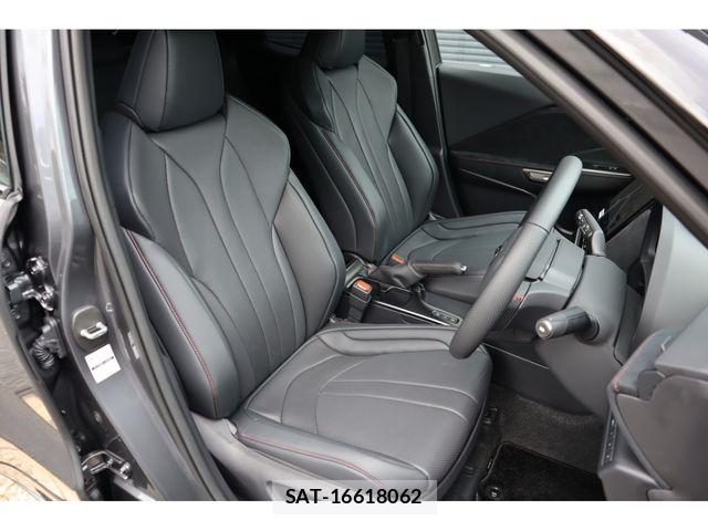 Lexus LBX 2025-04 8849577-8