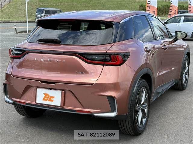 Lexus LBX 2024-08 8883846-12