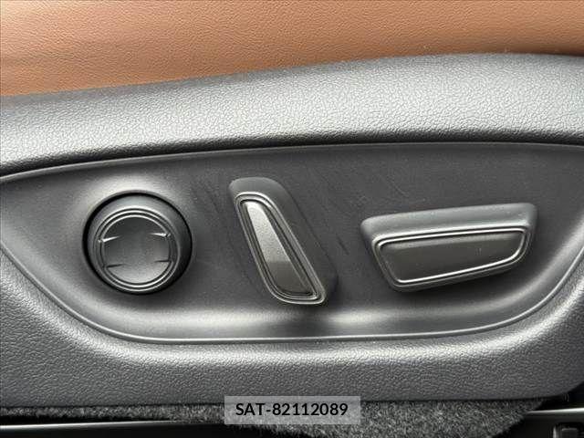 Lexus LBX 2024-08 8883846-6