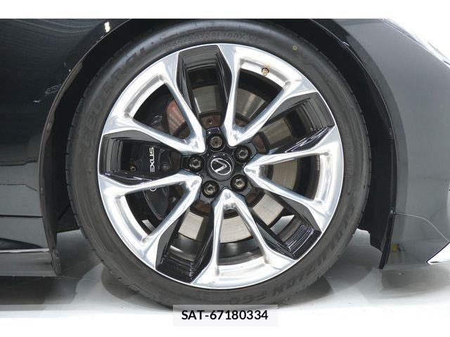 Lexus LC 2017-10 2210858-9